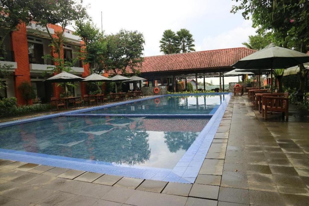 Villa Bukit Pinus Bogor Exteriér fotografie