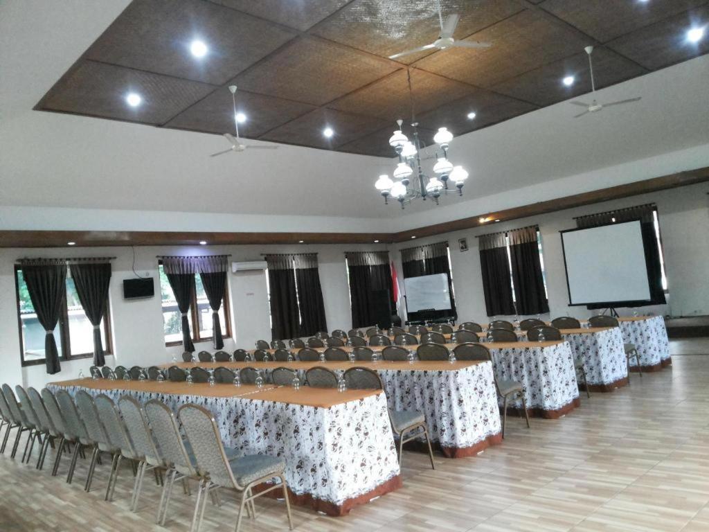 Villa Bukit Pinus Bogor Exteriér fotografie