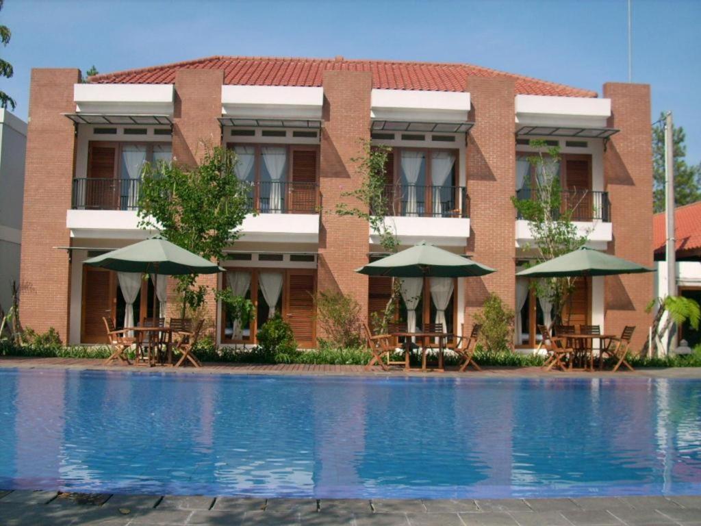 Villa Bukit Pinus Bogor Exteriér fotografie